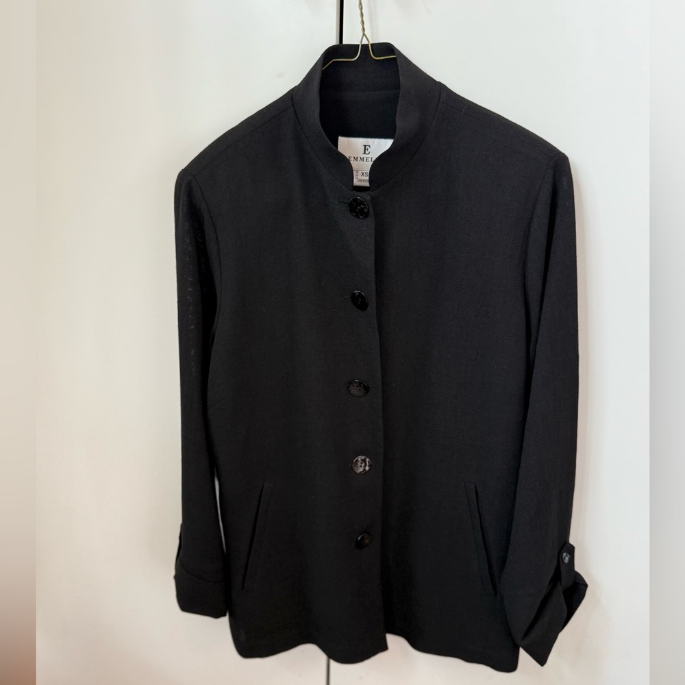 Emmelle jacket with shoulder pads